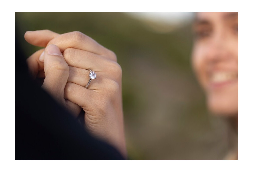 El anillo solitario: ¿Qué significa?